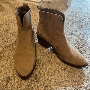 Steve Madden Western Suede Boots
